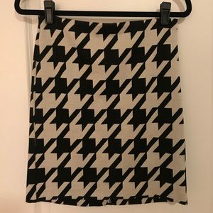 Houndstooth Mini Pencil Skirt